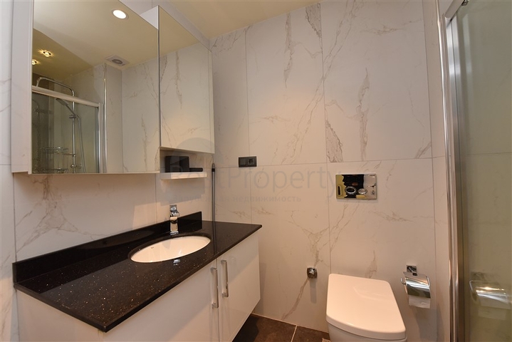 جانب شاطئ كليوباترا - شقة غرفة وصالة مفروشة - مجمع فاخر - في مركز الانيا 