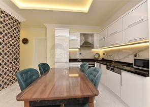 جانب شاطئ كليوباترا - شقة غرفة وصالة مفروشة - مجمع فاخر - في مركز الانيا 