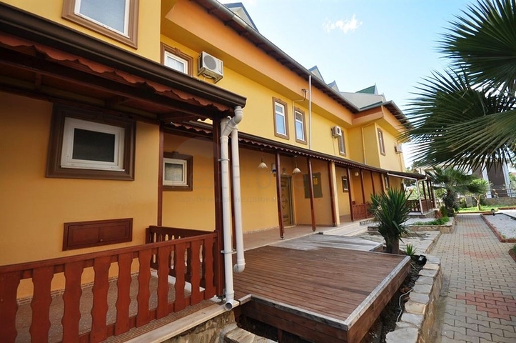 اطلالة بحر - فيلا 4 غرف وصالة مفروشة - ضمن مجمع - في ديمرتاش / الانيا 