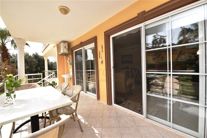 اطلالة بحر - فيلا 4 غرف وصالة مفروشة - ضمن مجمع - في ديمرتاش / الانيا 