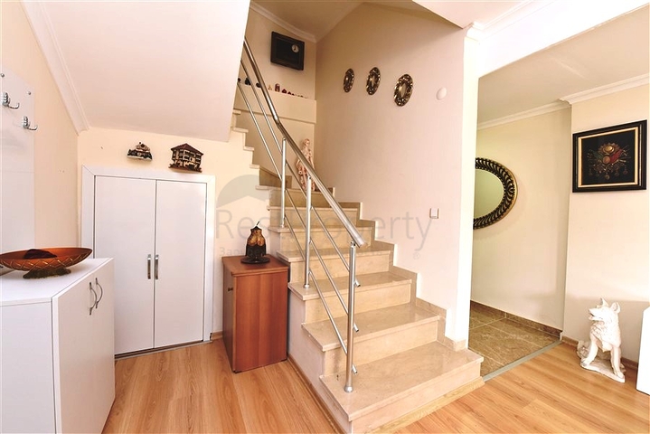 اطلالة بحر - فيلا 4 غرف وصالة مفروشة - ضمن مجمع - في ديمرتاش / الانيا 