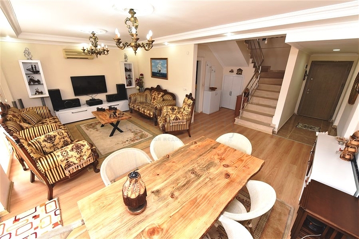 اطلالة بحر - فيلا 4 غرف وصالة مفروشة - ضمن مجمع - في ديمرتاش / الانيا 