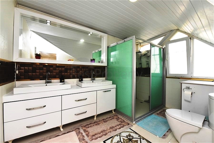 اطلالة بحر - فيلا 4 غرف وصالة مفروشة - ضمن مجمع - في ديمرتاش / الانيا 