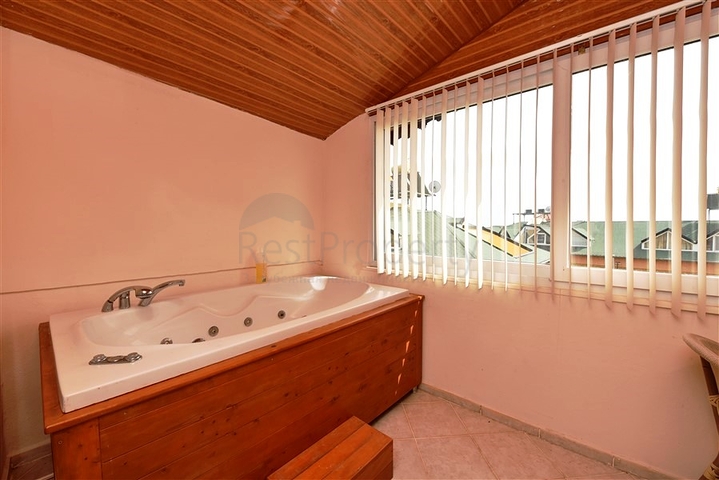 اطلالة بحر - فيلا 4 غرف وصالة مفروشة - ضمن مجمع - في ديمرتاش / الانيا 