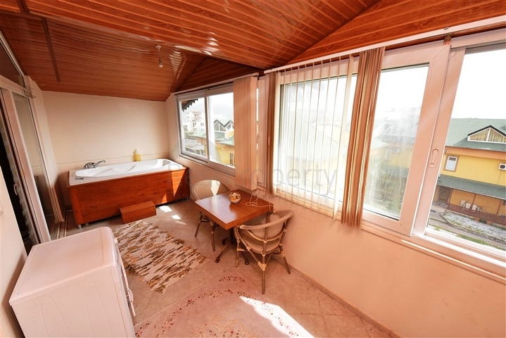 اطلالة بحر - فيلا 4 غرف وصالة مفروشة - ضمن مجمع - في ديمرتاش / الانيا 