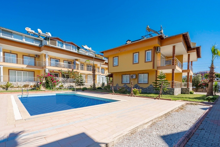 اطلالة بحر - فيلا 4 غرف وصالة مفروشة - ضمن مجمع - في ديمرتاش / الانيا 