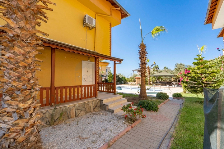 اطلالة بحر - فيلا 4 غرف وصالة مفروشة - ضمن مجمع - في ديمرتاش / الانيا 