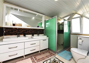 اطلالة بحر - فيلا 4 غرف وصالة مفروشة - ضمن مجمع - في ديمرتاش / الانيا 