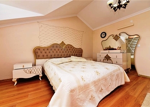 اطلالة بحر - فيلا 4 غرف وصالة مفروشة - ضمن مجمع - في ديمرتاش / الانيا 