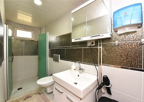 اطلالة بحر - فيلا 4 غرف وصالة مفروشة - ضمن مجمع - في ديمرتاش / الانيا 