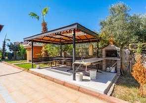 اطلالة بحر - فيلا 4 غرف وصالة مفروشة - ضمن مجمع - في ديمرتاش / الانيا 