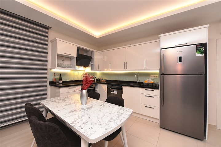 مجمع سكني انيق - شقة غرفتين وصالة مفروشة - في محمودلار / الانيا 