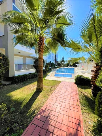 اطلالة بحر - شقة غرفة وصالة -ضمن مجمع سكني في كاستل / الانيا 