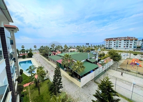 اطلالة بحر - شقة غرفة وصالة -ضمن مجمع سكني في كاستل / الانيا 