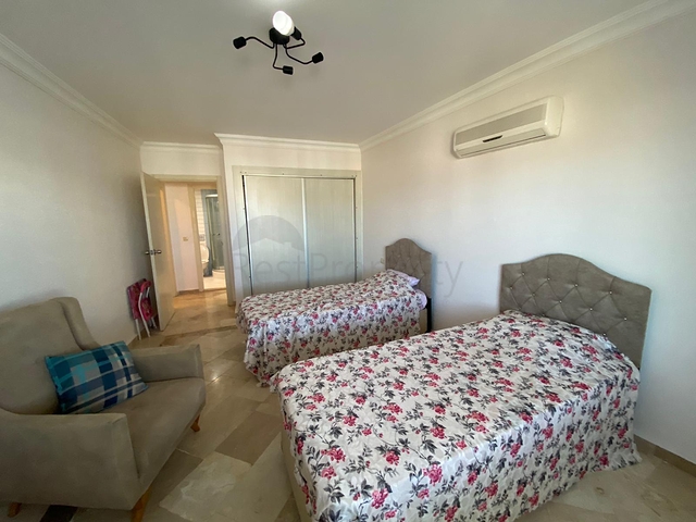 اطلالة بحر - مجمع يضم كافة الخدمات - شقة غرفتين وصالة - محمودلار / الانيا 