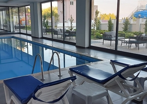 مجمع سكني حديث  - شقة غرفة وصالة - في محمودلار / الانيا 