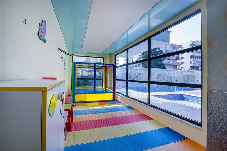 شقة انيقة - تصميم غرفتين وصالة مفروشة - قريبة من البحر والخدمات في محمودلار /الانيا 