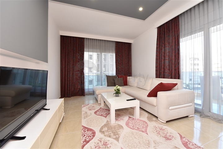 شقة انيقة - تصميم غرفتين وصالة مفروشة - قريبة من البحر والخدمات في محمودلار /الانيا 