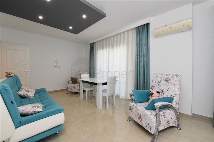 شقة انيقة - تصميم غرفتين وصالة مفروشة - قريبة من البحر والخدمات في محمودلار /الانيا 