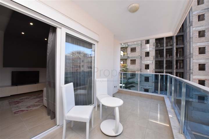 شقة انيقة - تصميم غرفتين وصالة مفروشة - قريبة من البحر والخدمات في محمودلار /الانيا 