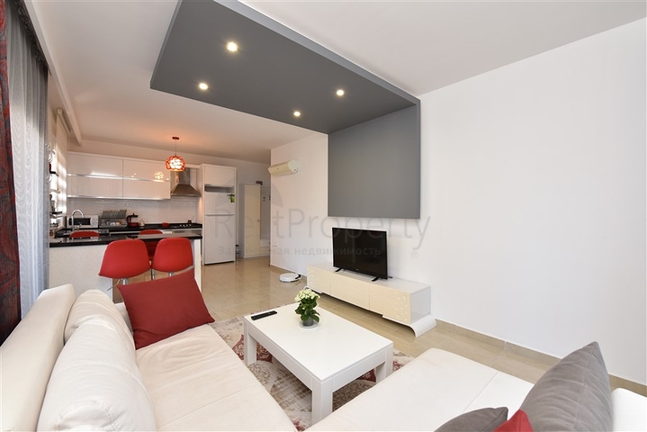 شقة انيقة - تصميم غرفتين وصالة مفروشة - قريبة من البحر والخدمات في محمودلار /الانيا 