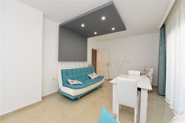 شقة انيقة - تصميم غرفتين وصالة مفروشة - قريبة من البحر والخدمات في محمودلار /الانيا 