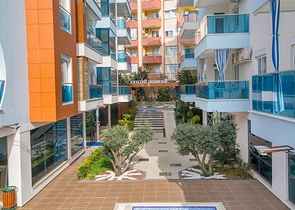 شقة انيقة - تصميم غرفتين وصالة مفروشة - قريبة من البحر والخدمات في محمودلار /الانيا 