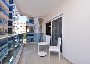 شقة انيقة - تصميم غرفتين وصالة مفروشة - قريبة من البحر والخدمات في محمودلار /الانيا 