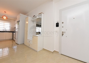 شقة انيقة - تصميم غرفتين وصالة مفروشة - قريبة من البحر والخدمات في محمودلار /الانيا 