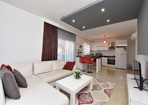 شقة انيقة - تصميم غرفتين وصالة مفروشة - قريبة من البحر والخدمات في محمودلار /الانيا 