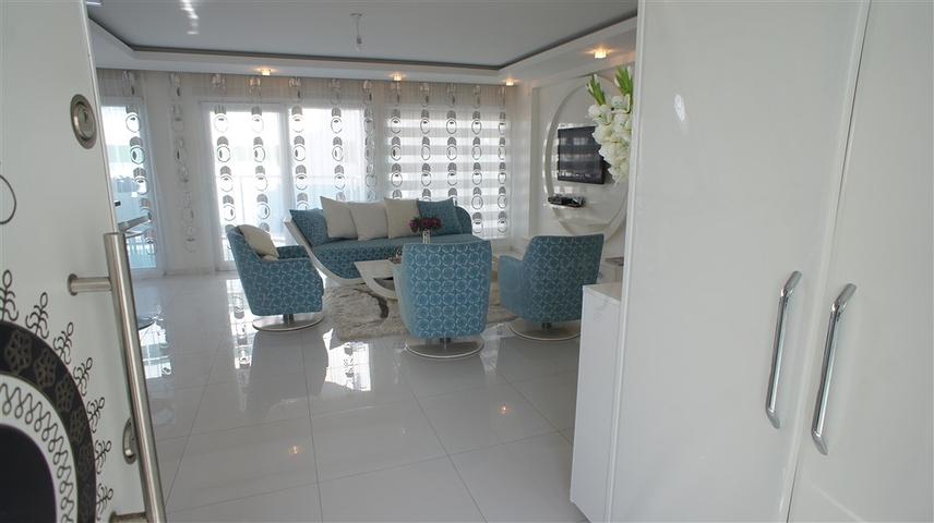 اطلالة بحر - دوبلكس غرفتين وصالة ضمن مجمع سكني في كاستل / الانيا 