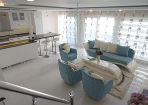 اطلالة بحر - دوبلكس غرفتين وصالة ضمن مجمع سكني في كاستل / الانيا 