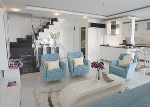 اطلالة بحر - دوبلكس غرفتين وصالة ضمن مجمع سكني في كاستل / الانيا 