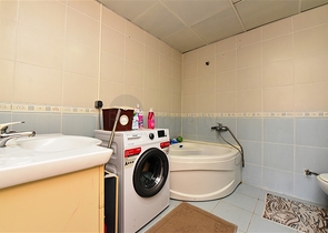 شقة عائلية - غرفتين وصالة -مفروشة - ضمن مجمع سكني في منطقة جيكجلي / الانيا 