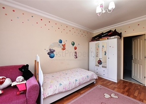 شقة عائلية - غرفتين وصالة -مفروشة - ضمن مجمع سكني في منطقة جيكجلي / الانيا 