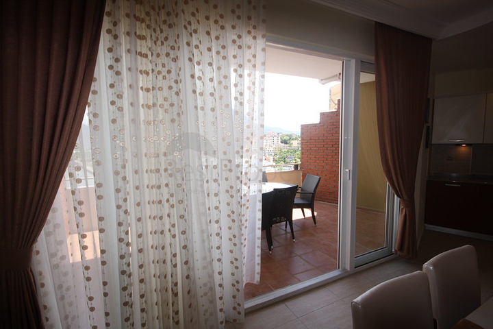 اطلالة بحر ونهر - دوبلكس مع تراس واسع - ضمن مجمع سكني في توسمور / الانيا 