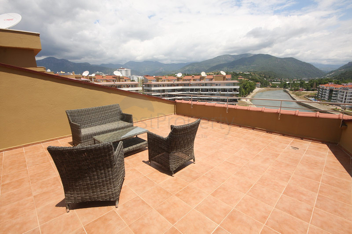 اطلالة بحر ونهر - دوبلكس مع تراس واسع - ضمن مجمع سكني في توسمور / الانيا 