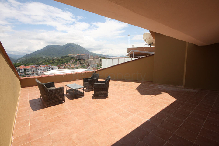 اطلالة بحر ونهر - دوبلكس مع تراس واسع - ضمن مجمع سكني في توسمور / الانيا 