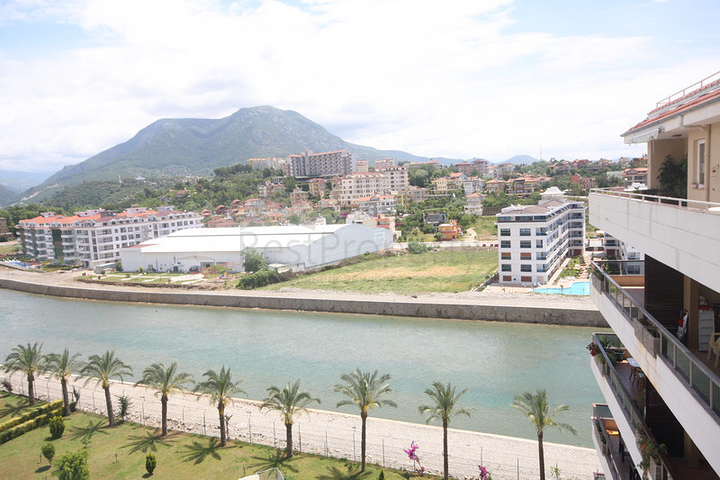 اطلالة بحر ونهر - دوبلكس مع تراس واسع - ضمن مجمع سكني في توسمور / الانيا 