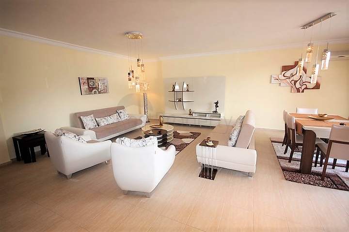 اطلالة بحر ونهر - دوبلكس مع تراس واسع - ضمن مجمع سكني في توسمور / الانيا 