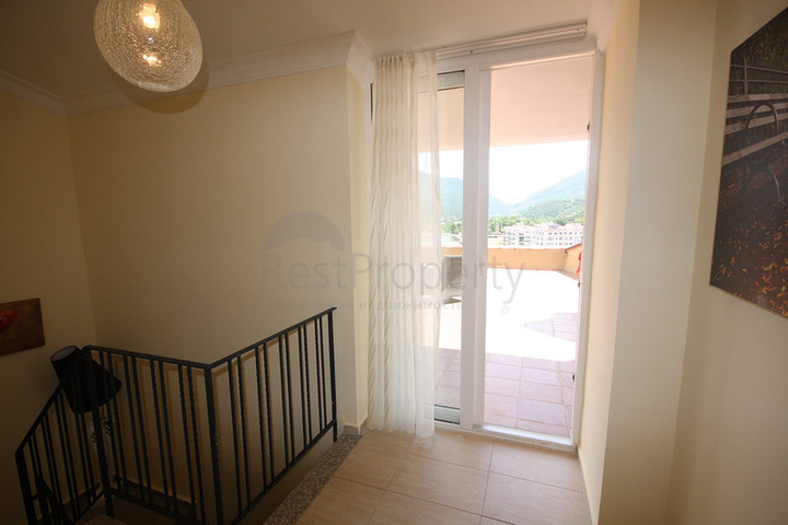 اطلالة بحر ونهر - دوبلكس مع تراس واسع - ضمن مجمع سكني في توسمور / الانيا 