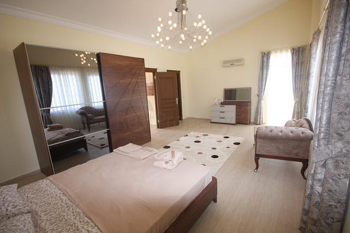 اطلالة بحر ونهر - دوبلكس مع تراس واسع - ضمن مجمع سكني في توسمور / الانيا 