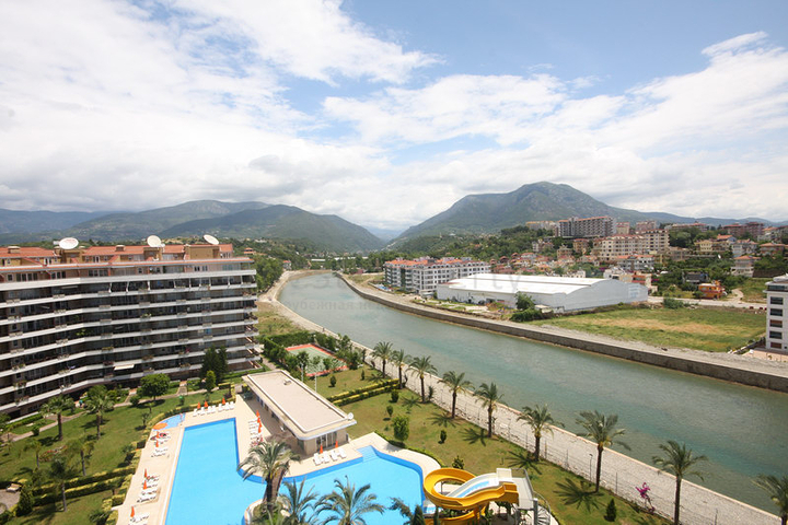 اطلالة بحر ونهر - دوبلكس مع تراس واسع - ضمن مجمع سكني في توسمور / الانيا 