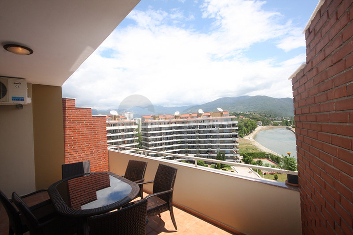 اطلالة بحر ونهر - دوبلكس مع تراس واسع - ضمن مجمع سكني في توسمور / الانيا 