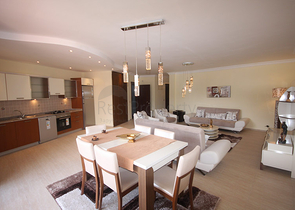 اطلالة بحر ونهر - دوبلكس مع تراس واسع - ضمن مجمع سكني في توسمور / الانيا 