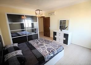 اطلالة بحر ونهر - دوبلكس مع تراس واسع - ضمن مجمع سكني في توسمور / الانيا 