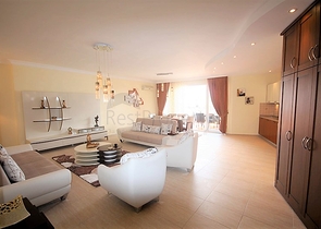 اطلالة بحر ونهر - دوبلكس مع تراس واسع - ضمن مجمع سكني في توسمور / الانيا 