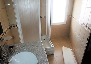 اطلالة بحر ونهر - دوبلكس مع تراس واسع - ضمن مجمع سكني في توسمور / الانيا 