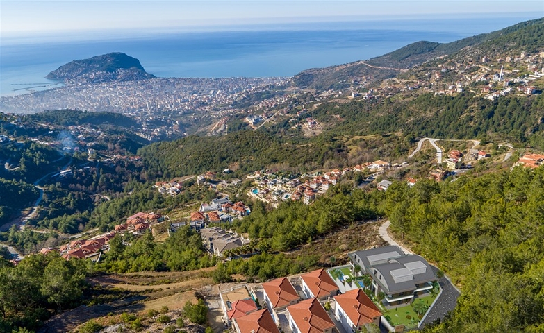 اطلالة بحر وقلعة - فلل فاخرة في مركز الانيا 