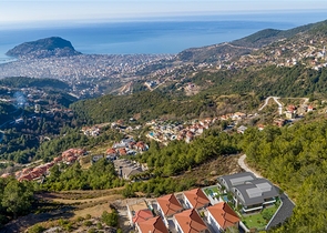 اطلالة بحر وقلعة - فلل فاخرة في مركز الانيا 